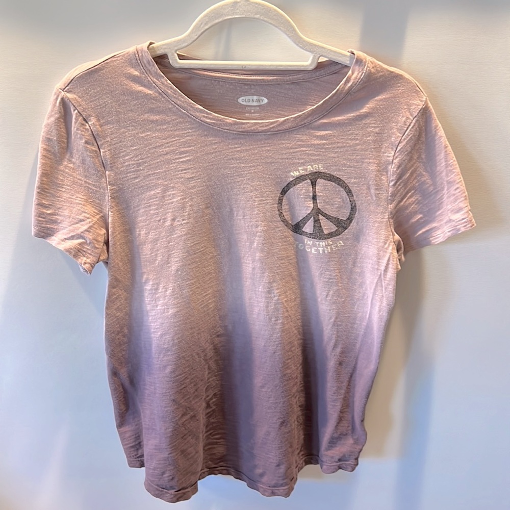 Women’s Old Navy short sleeve t-shirt